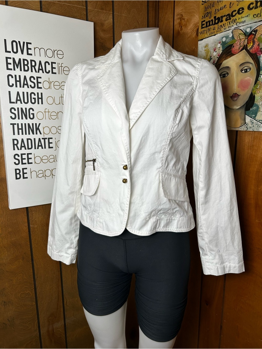Handcrafted Christian White Blazer – Size XS  “Jesus Loves Me” teddy bear - Picture 7 of 12